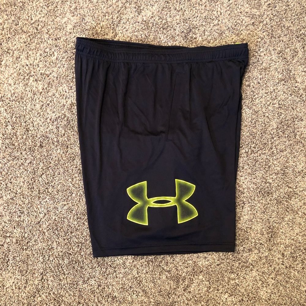 NWT - Men’s XL Under Armour Basketball Shorts Black